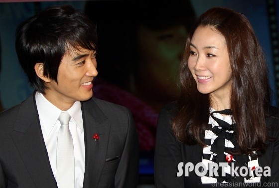 Mỹ nhân &quot;Bản tình ca mùa đông&quot; Choi Ji Woo: Từ cuộc tìn lặng thinh vô vọng với Song Seung Hun cho tới niềm hạnh phúc tròn đầy ở tuổi 44 - Ảnh 3.