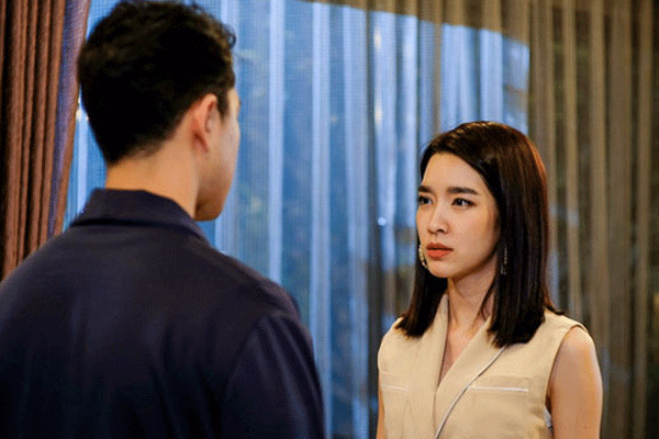 Tối muộn nghe tiếng chuông cửa, tôi mừng thầm nghĩ chồng đến đón về, nhưng vừa mở cửa thì chết lặng khi thấy gương mặt người đàn ông ấy (P2) - Ảnh 1. Tối muộn nghe tiếng chuông cửa, tôi mừng thầm nghĩ chồng đến đón về, nhưng vừa mở cửa thì chết lặng khi thấy gương mặt người đàn ông ấy (P2) - Ảnh 1.