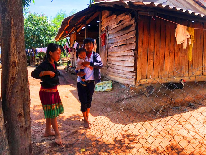 Bên trong ngôi làng của 4 đứa trẻ ăn ve sầu với cơm nguội - Ảnh 3.