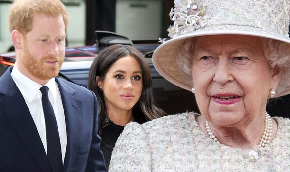 Sau màn tái xuất của Nữ hoàng Anh, nhà Meghan Markle cũng không chịu kém cạnh, có hành động gây chú ý ngay lập tức - Ảnh 2.