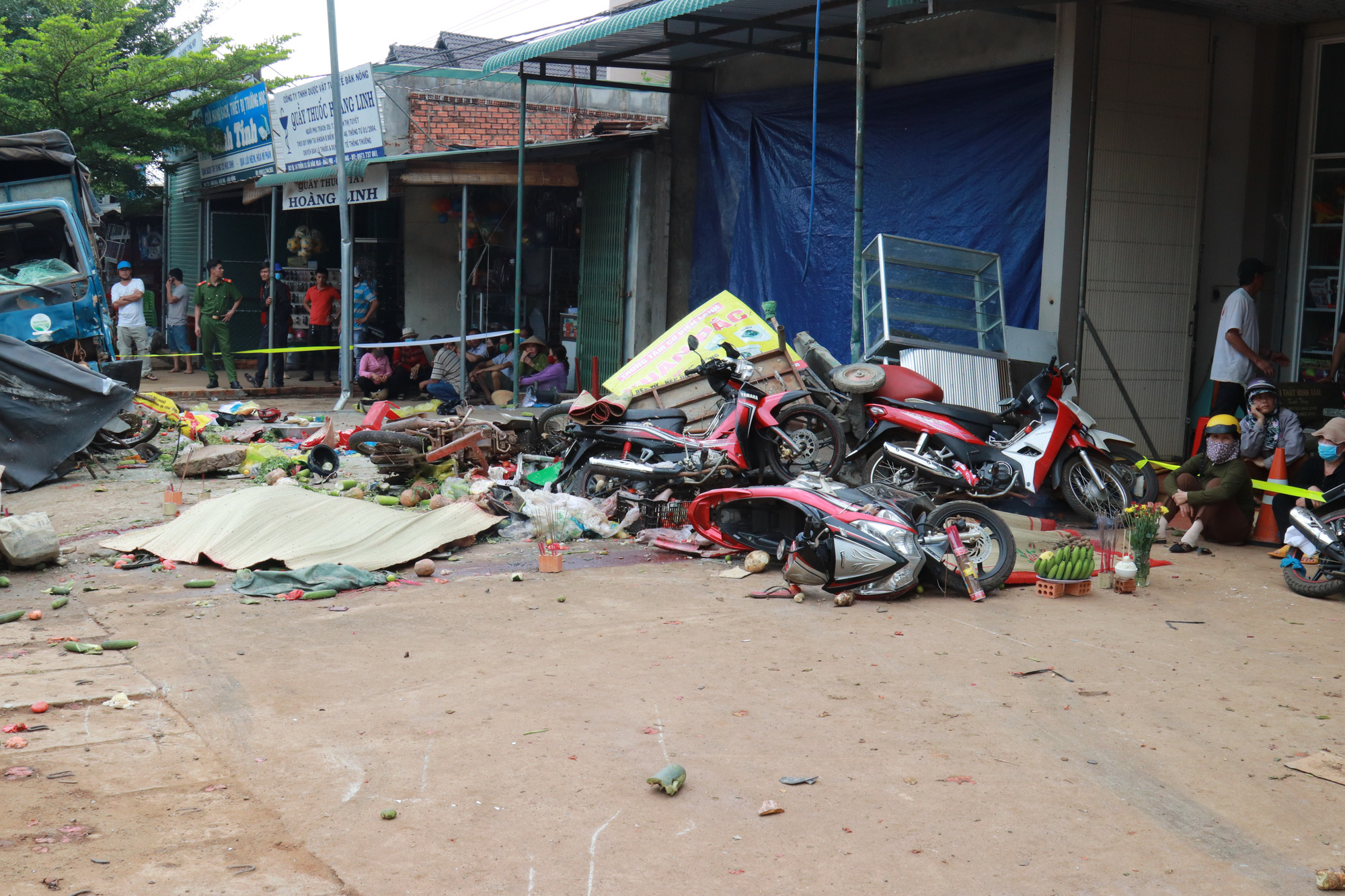 Tạm giữ tài xế gây tai nạn thảm khốc ở Đắk Nông, kiểm tra chất ma túy và độ cồn - Ảnh 1.