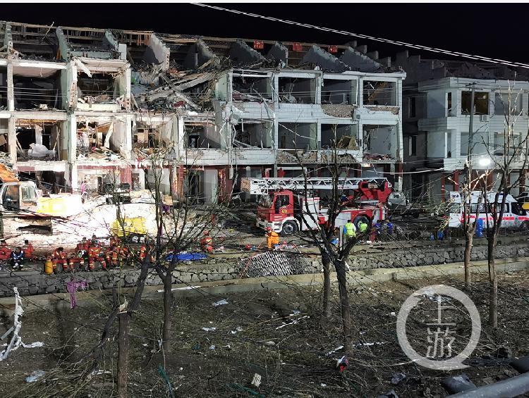 Vụ nổ xe bồn tại Trung Quốc: Đã có 18 người thiệt mạng - Ảnh 1.