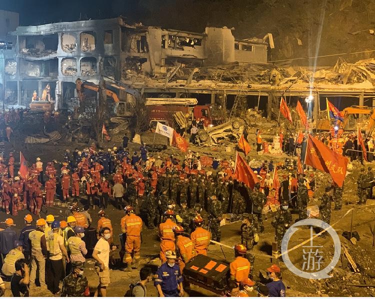Vụ nổ xe bồn tại Trung Quốc: Đã có 18 người thiệt mạng - Ảnh 2.