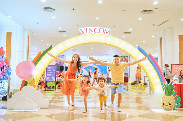 Xứ sở Cầu vồng tại Vincom c&oacute; g&igrave; hấp dẫn? - Ảnh 1.
