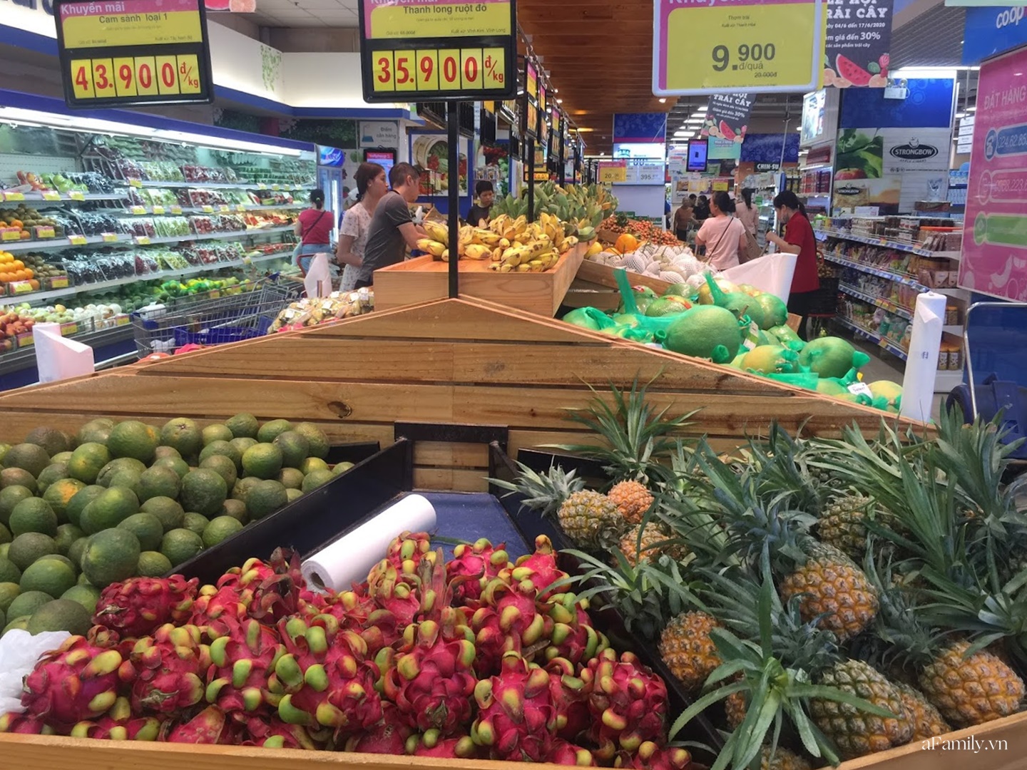 Nông sản Việt chiếm ưu thế trên kệ hàng ở các siêu thị lớn - Ảnh 2.