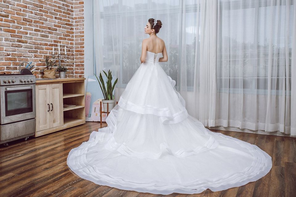 May váy cưới giá phải chăng chỉ dưới 10 triệu đồng - Ảnh 14.