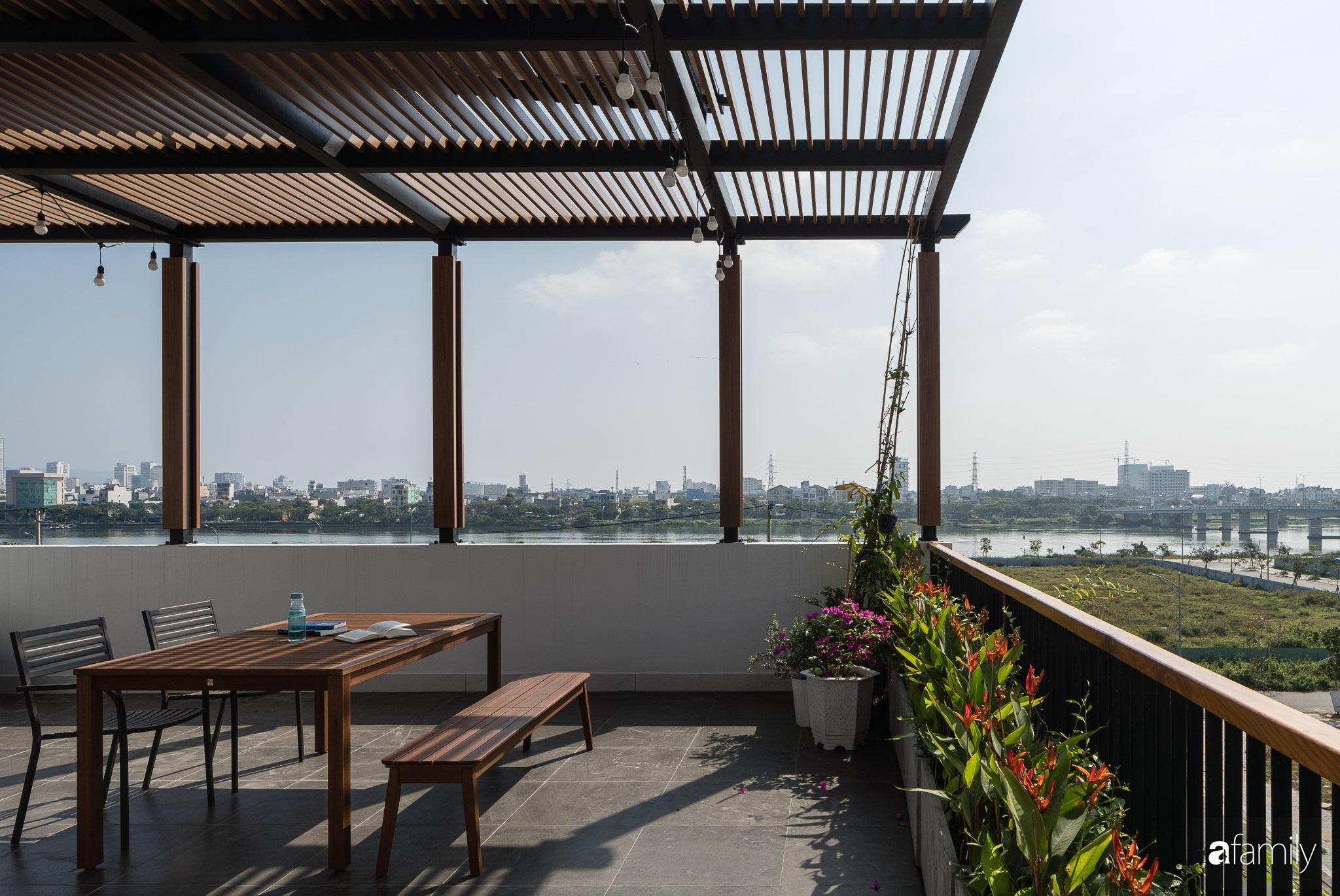 Ngôi nhà với đủ không gian sân vườn xanh mát cùng nội thất tiện nghi dành cho gia đình 3 thế hệ ở Đà Nẵng - Ảnh 5.