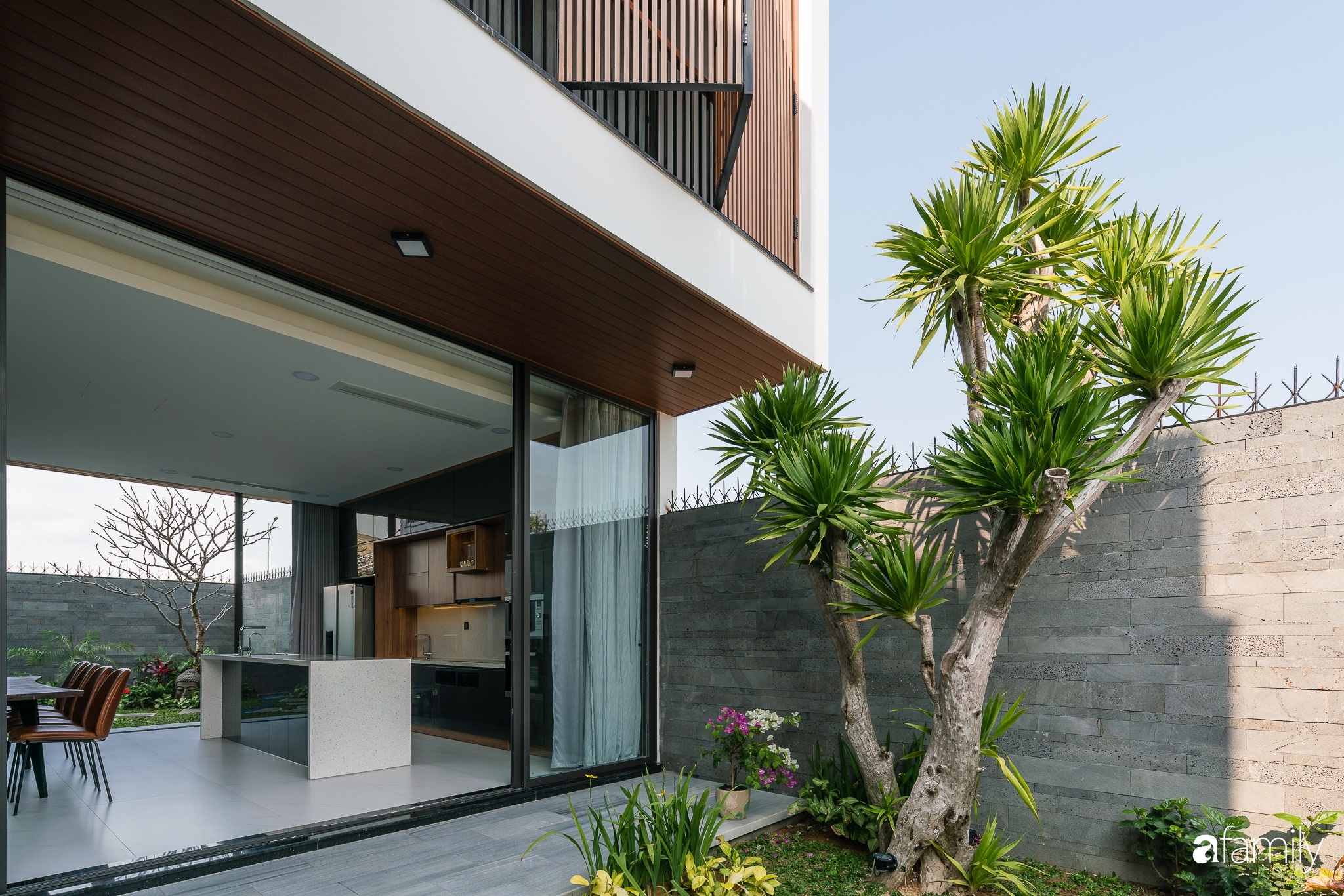 Ngôi nhà với đủ không gian sân vườn xanh mát cùng nội thất tiện nghi dành cho gia đình 3 thế hệ ở Đà Nẵng - Ảnh 7.