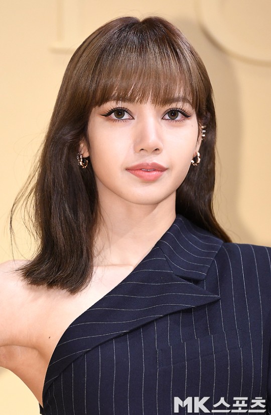 Lisa (Black Pink) bị quản lý cũ lừa đảo chiếm đoạt gần 19 tỷ đồng - Ảnh 2.