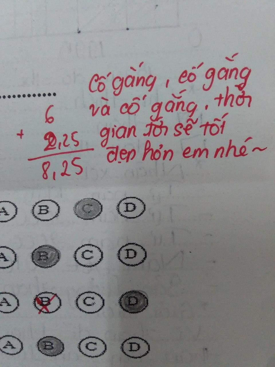 Cô giáo quá bận và nhờ người chấm bài giúp, học sinh ai nấy hú hét vì lời phê ngọt lịm tim nhưng tò mò nhất là cách chấm điểm - Ảnh 2. Cô giáo quá bận và nhờ người chấm bài giúp, học sinh ai nấy hú hét vì lời phê ngọt lịm tim nhưng tò mò nhất là cách chấm điểm - Ảnh 2.