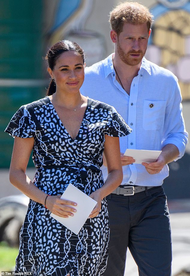 Meghan Markrle phũ phàng từ chối thành ý của Nữ hoàng Anh trong khi Harry thì tuyệt vọng, cuộc hôn nhân này liệu có bền lâu? - Ảnh 2.