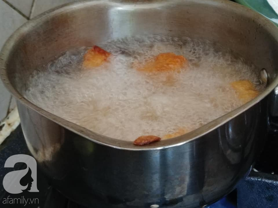 Ngày đầu tháng học Liên Ròm làm "gà chiên chay" ngon bất ngờ - Ảnh 5. Ngày đầu tháng học Liên Ròm làm "gà chiên chay" ngon bất ngờ - Ảnh 5.