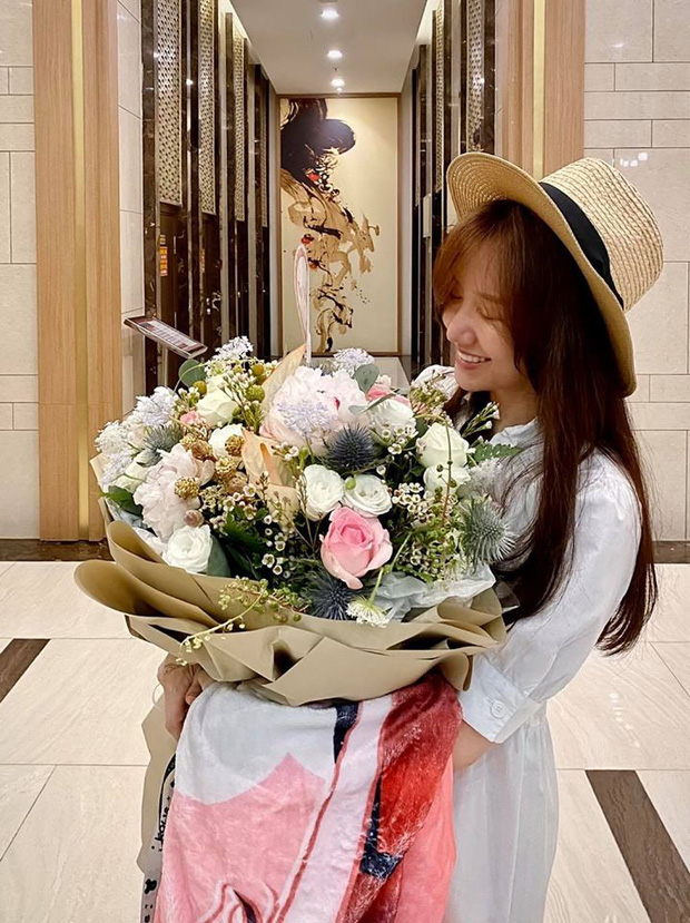 Trấn Thành lại khiến dân tình ghen tị khi làm điều ngọt ngào trong sinh nhật Hari Won - Ảnh 4.