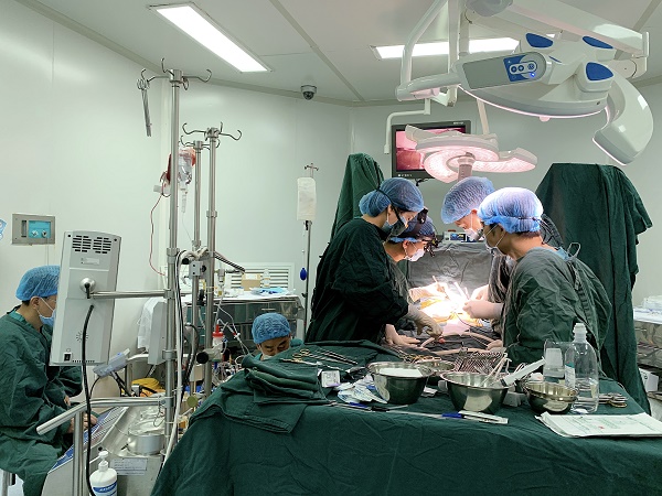 3 tuổi chỉ nặng 10 kg, chưa thể tự đi vững với cuộc hành trình chữa bệnh 3 năm cùng bà nội kể từ lúc sinh ra - Ảnh 1. 3 tuổi chỉ nặng 10 kg, chưa thể tự đi vững với cuộc hành trình chữa bệnh 3 năm cùng bà nội kể từ lúc sinh ra - Ảnh 1.