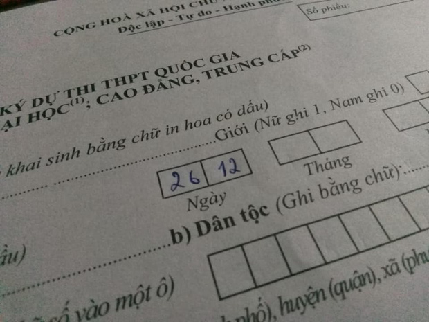 Cười méo mặt những lỗi hay gặp khi điền phiếu đăng ký dự thi: Thông tin thì thuộc làu làu nhưng lại viết sai 