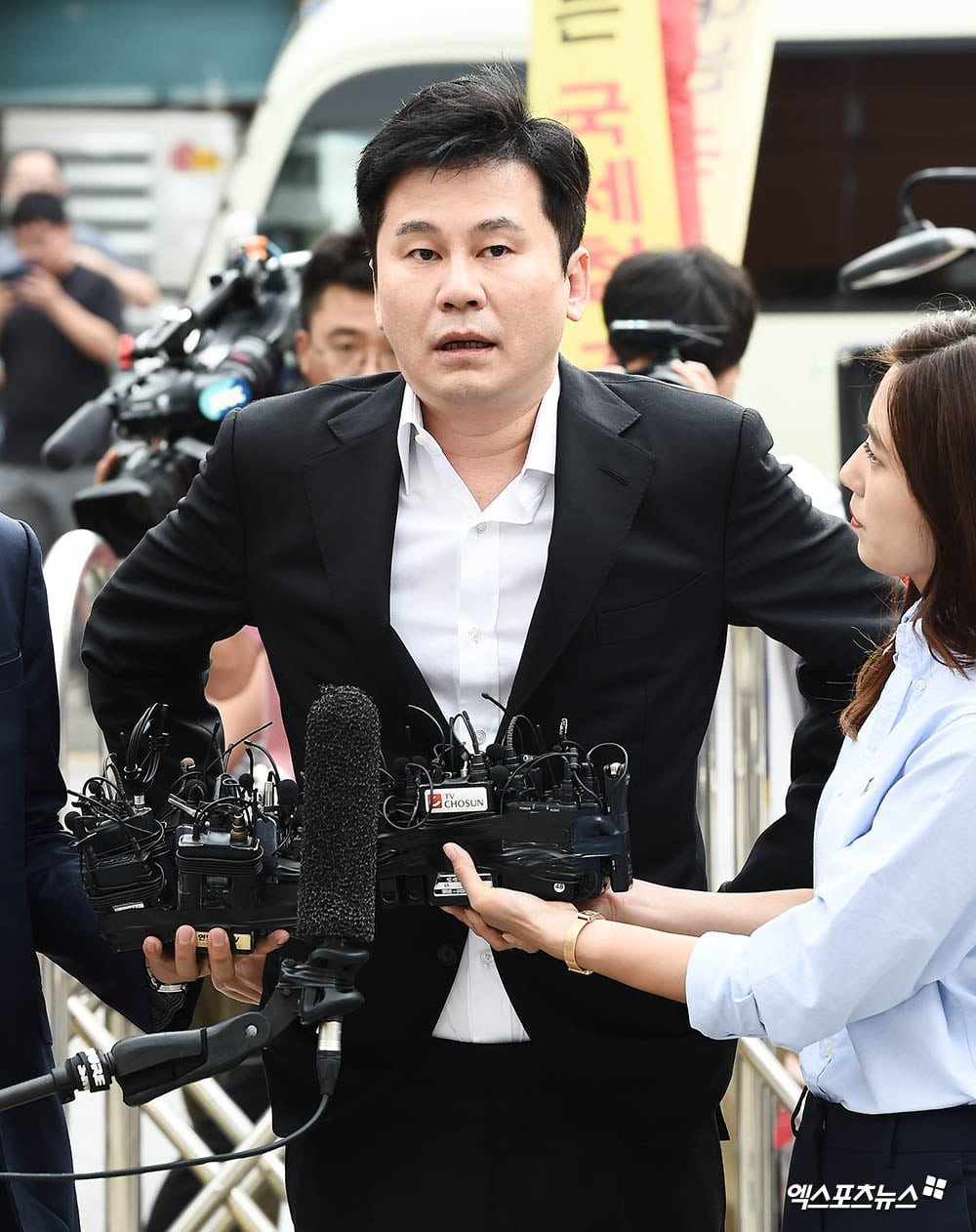 Tình cũ tù tội của T.O.P Han Seo Hee chính thức lộ diện tại Văn phòng công tố, tiết lộ thông tin động trời bị Yang Hyun Suk đe dọa - Ảnh 6.