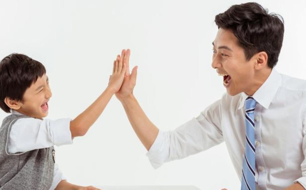 Ngưng lải nhải “đàn ông phải thế” với con trai mình nếu không muốn các cậu bé trở nên phụ thuộc và rập khuôn - Ảnh 2. Ngưng lải nhải “đàn ông phải thế” với con trai mình nếu không muốn các cậu bé trở nên phụ thuộc và rập khuôn - Ảnh 2.