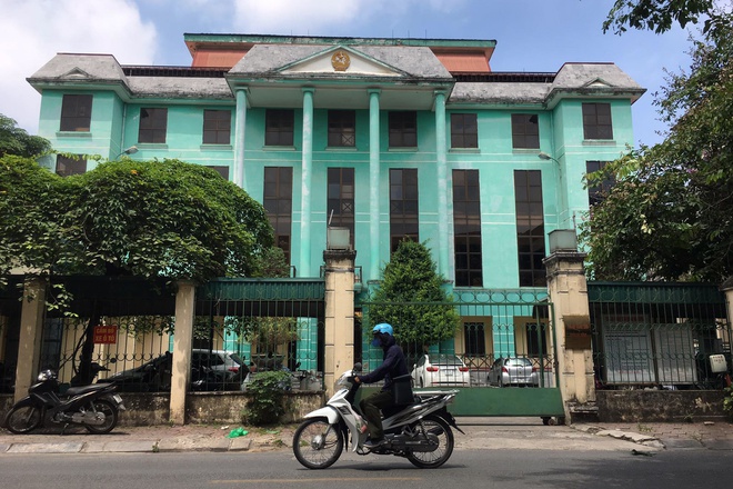 Quá khứ đầy tiền án của gã đàn ông bỏ trốn khỏi phòng xét xử TAND quận Hà Đông - Ảnh 2. Quá khứ đầy tiền án của gã đàn ông bỏ trốn khỏi phòng xét xử TAND quận Hà Đông - Ảnh 2.