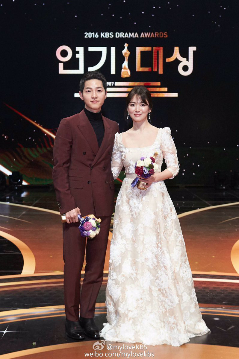 8 lần Song Hye Kyo gây nổ thảm đỏ, sự kiện: 2 dịp làm đám cưới sớm với Song Joong Ki, sau ly hôn lại lột xác ngỡ ngàng - Ảnh 13.