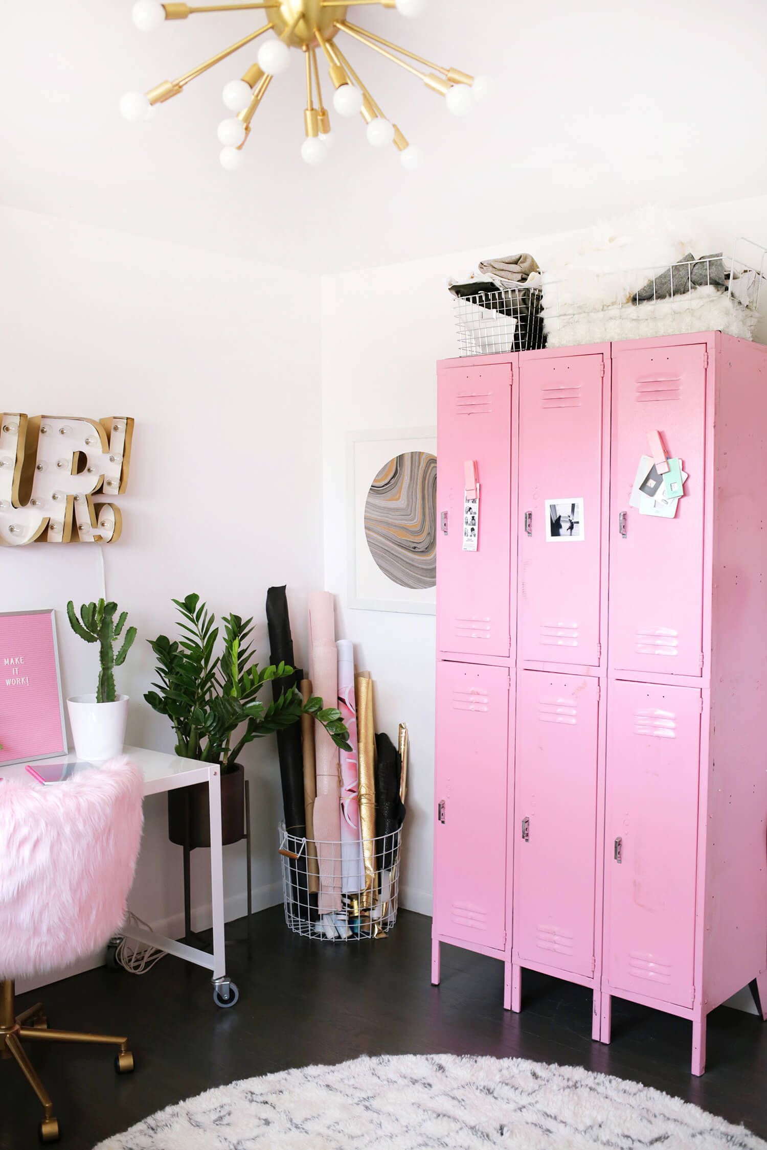 Những ý tưởng trang trí phòng làm việc màu hồng ngọt ngào và &quot;mát lạnh&quot; dành cho các cô nàng đổi gió trong hè - Ảnh 3.