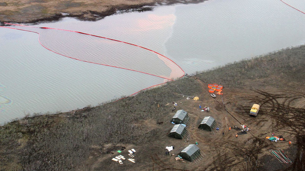 Hơn 20 nghìn tấn dầu tràn ra sông, Nga tuyên bố tình trạng khẩn cấp - Ảnh 1.