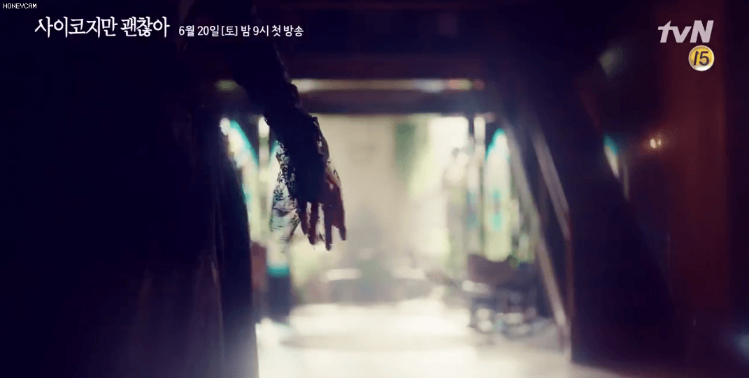 Kim Soo Hyun khoe body nóng bỏng mắt trong phim mới, nữ chính liền giở trò biến thái lấy tay sờ soạng  - Ảnh 2.