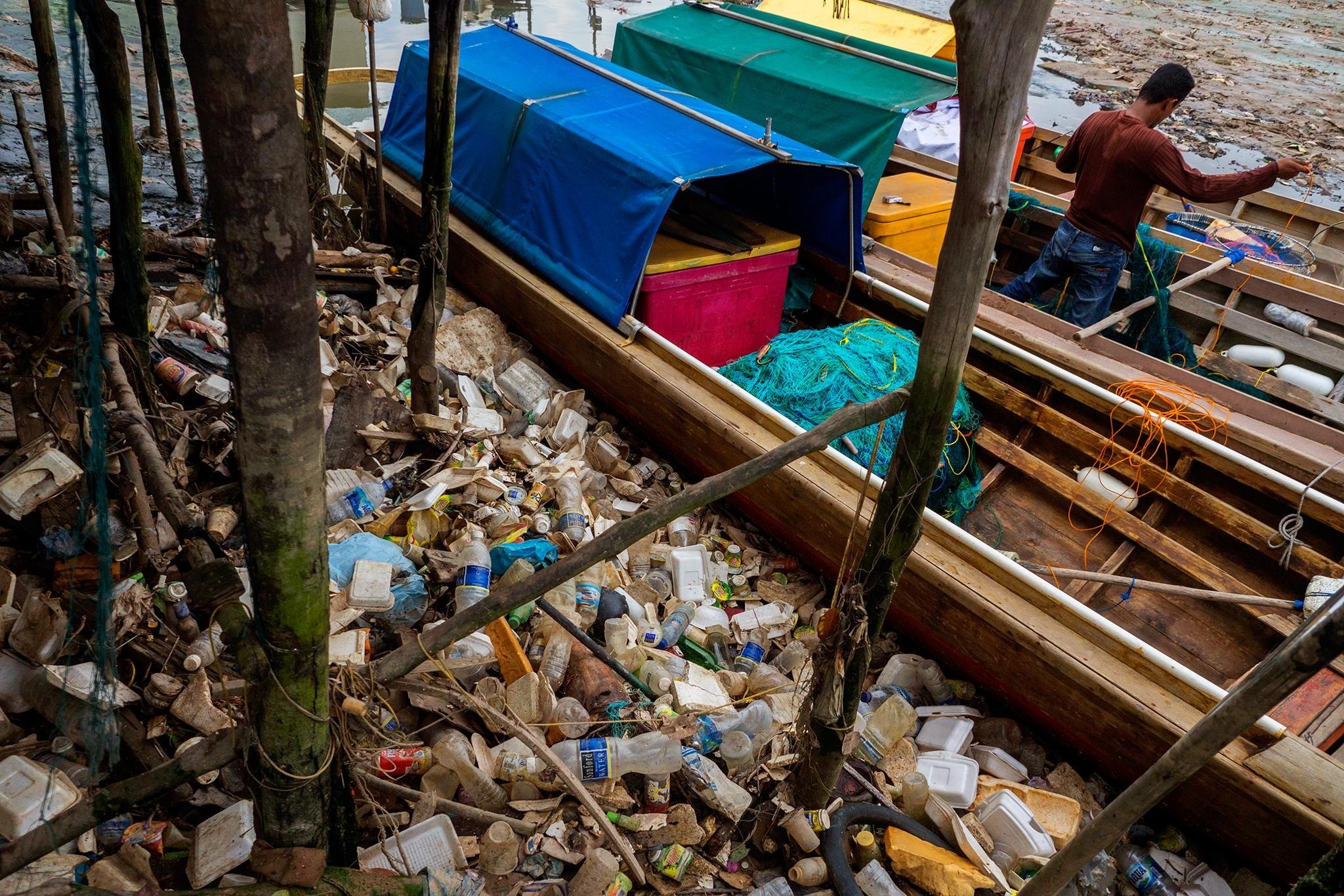 'Đất nước vạn đảo' đối mặt với thảm họa rác thải khủng khiếp nhất lịch sử - Ảnh 2.