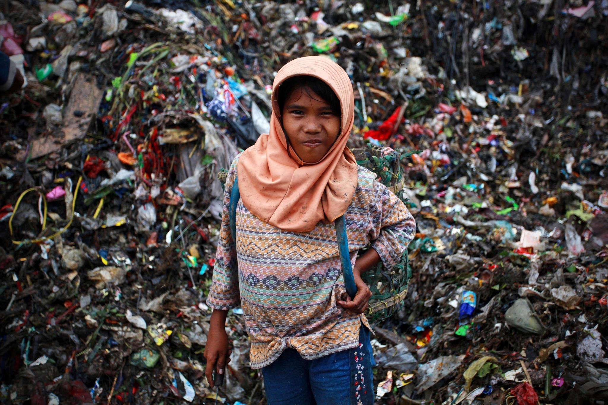 'Đất nước vạn đảo' đối mặt với thảm họa rác thải khủng khiếp nhất lịch sử - Ảnh 5.