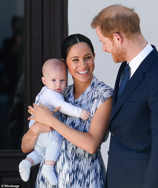 Hết bị Nữ hoàng Anh phớt lờ, Meghan Markle còn bị bố chồng trách khéo trên truyền thông khiến cô phải nhìn lại mình - Ảnh 3.