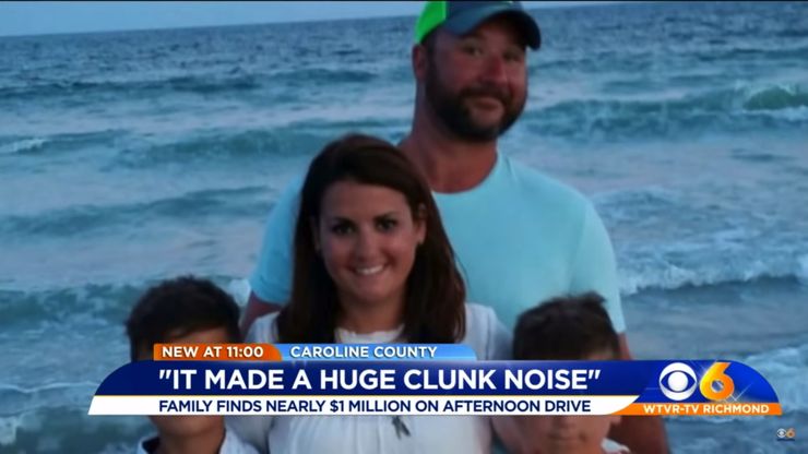 Nhặt được một triệu đô trên đường đi dã ngoại, gia đình này đã dạy con trai 