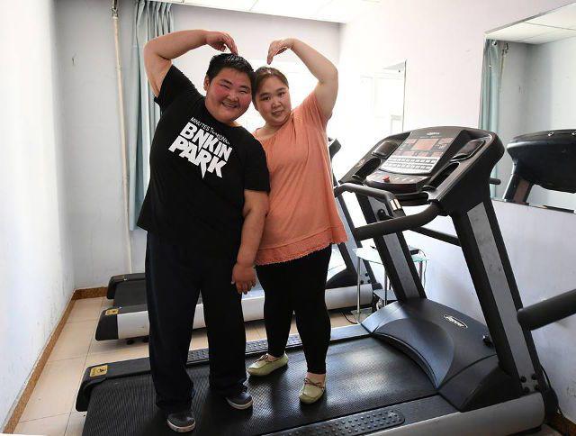 Chuyện lạ ở Tứ Xuyên: Kết duyên vì muốn cùng nhau giảm cân, nào ngờ sau vài năm  hai vợ chồng đều nặng hơn 200kg - Ảnh 4.