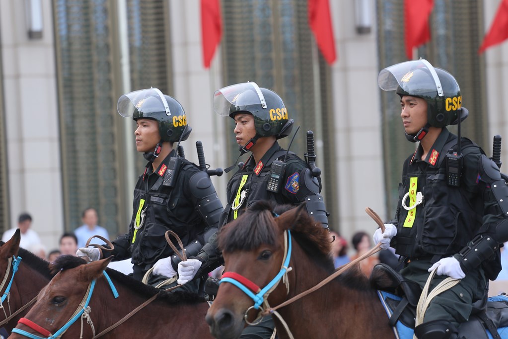 Chùm ảnh: Cận cảnh đoàn Kỵ binh CSCĐ biểu diễn diễu hành trên đường Độc Lập - Ảnh 14.