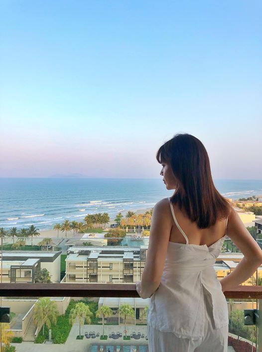 Cô dâu Phanh Lee của thiếu gia Cocobay xinh đẹp ai cũng biết nhưng mẹ ruột trẻ trung thế này thật bất ngờ - Ảnh 6. Cô dâu Phanh Lee của thiếu gia Cocobay xinh đẹp ai cũng biết nhưng mẹ ruột trẻ trung thế này thật bất ngờ - Ảnh 6.