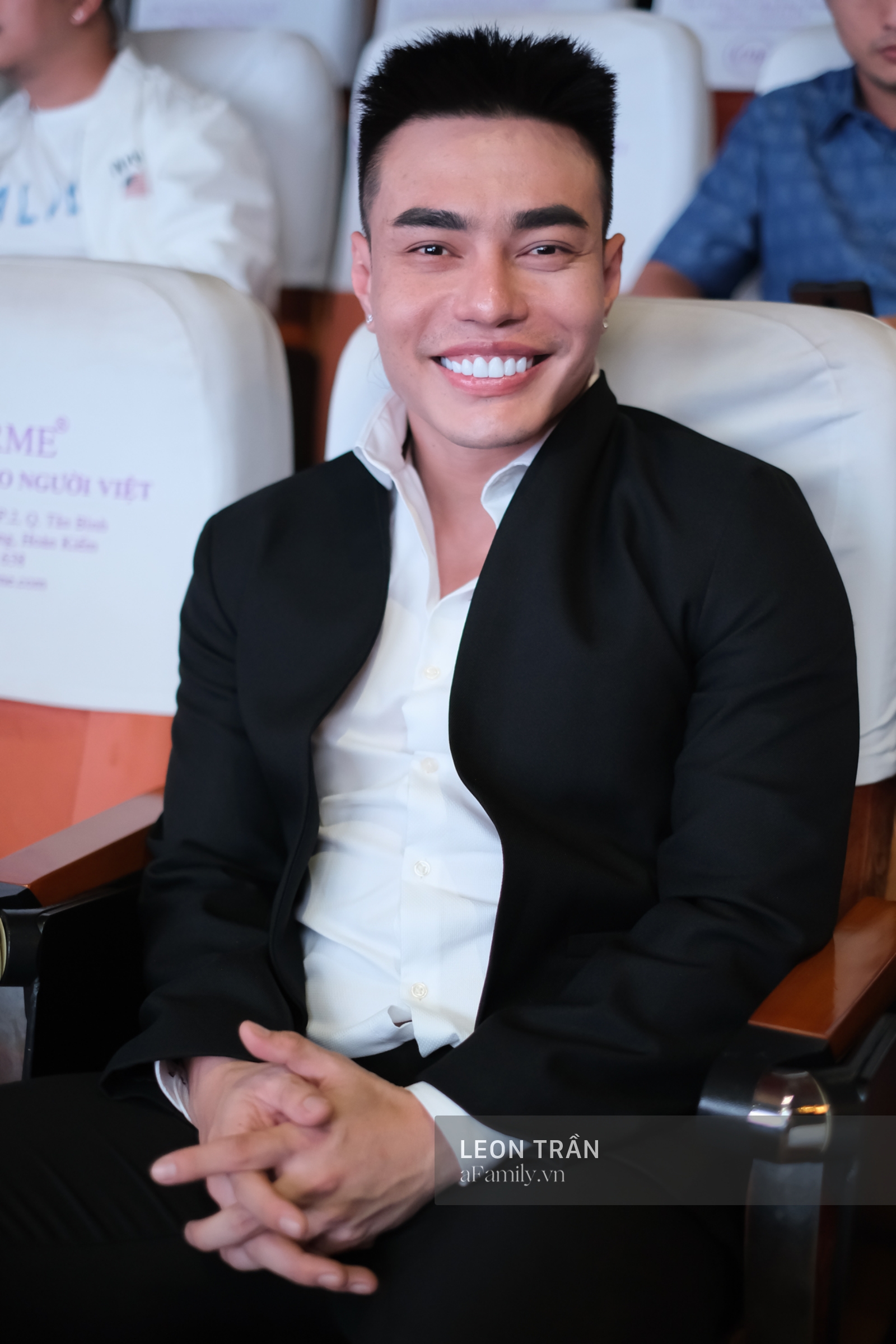 D&agrave;n diễn vi&ecirc;n h&agrave;i quy tụ mừng Hồng V&acirc;n ra mắt phim mới - Ảnh 10.