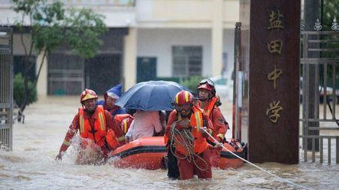 Lũ lụt lớn chưa từng có hoành hành tại Trung Quốc và Nhật Bản - Ảnh 1.