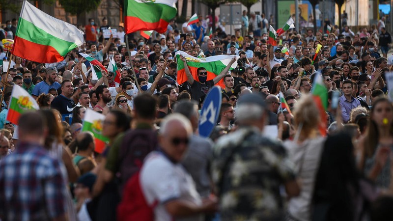 Hàng nghìn người biểu tình phản đối tình trạng tham nhũng tại Bulgaria - Ảnh 1.
