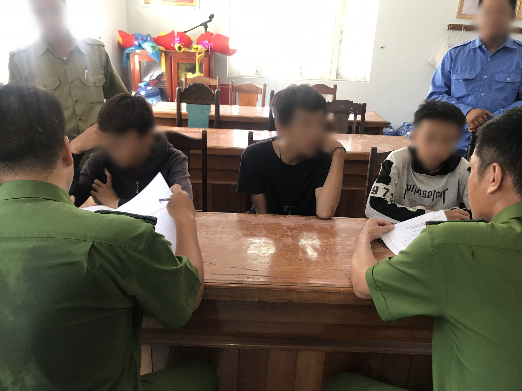 Đà Nẵng: Thiếu niên 15 tuổi cầm đầu nhóm đua xe kiêm đào tạo ăn trộm xe - Ảnh 3. Đà Nẵng: Thiếu niên 15 tuổi cầm đầu nhóm đua xe kiêm đào tạo ăn trộm xe - Ảnh 3.