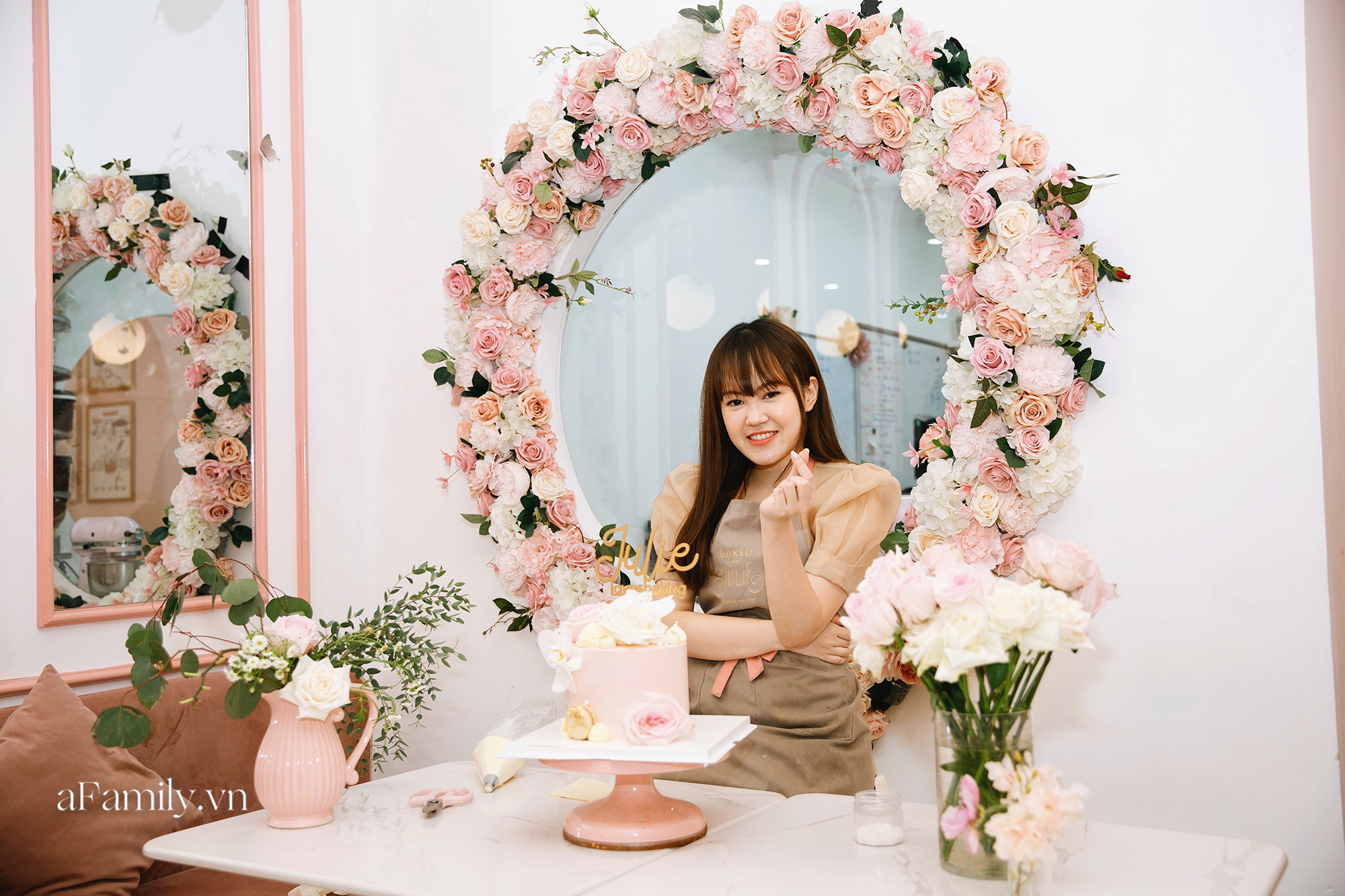 Julie Nguyễn - Cử nhân ở Anh với cú rẽ làm thợ bánh tại Hà Nội, 28 tuổi sở hữu tiệm bánh ngọt đình đám mà Ngọc Trinh tuyên bố có bay hơn 1.500km cũng phải ghé ăn bằng được - Ảnh 11.