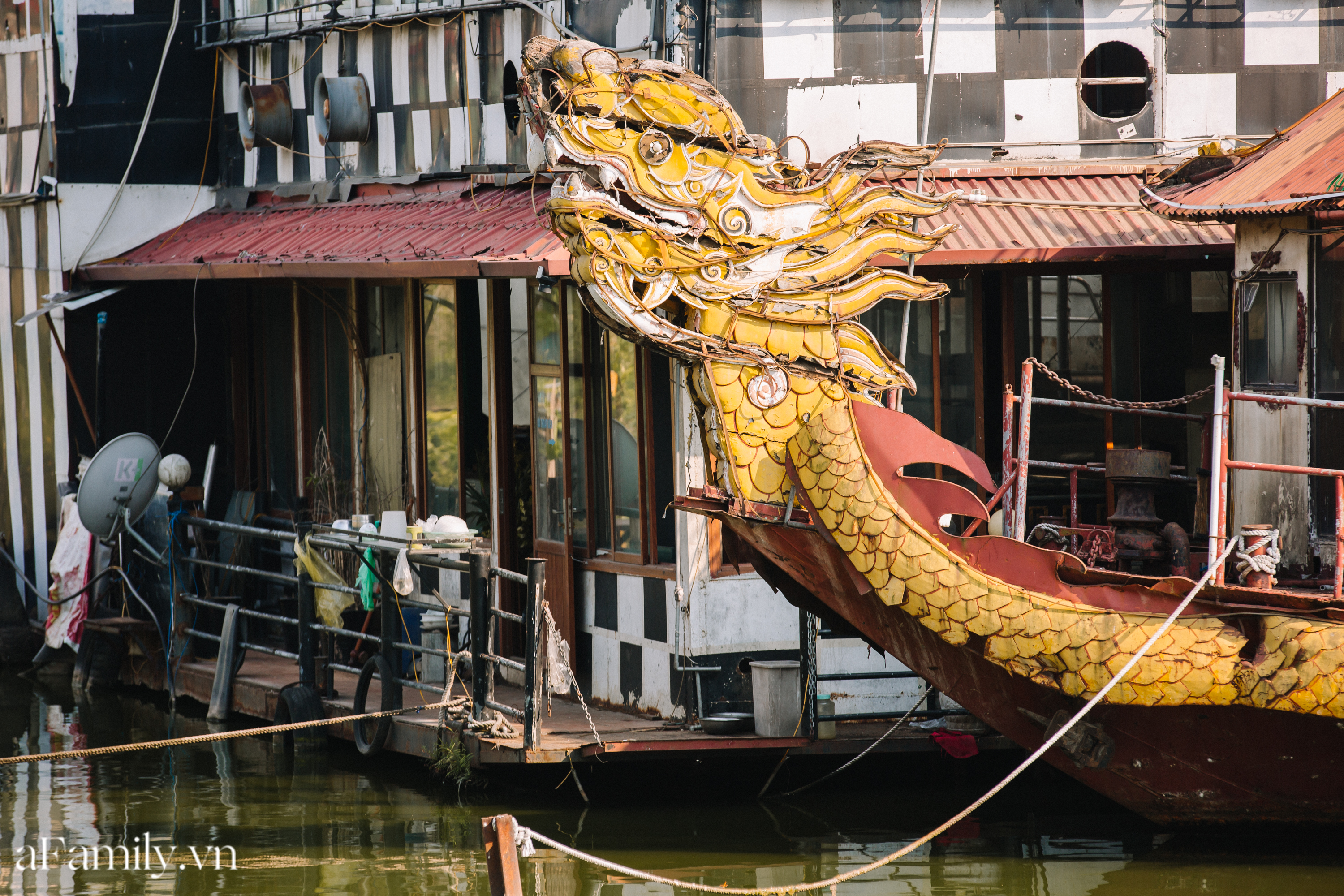 Nhuốm màu hoang tàn theo thời gian, 