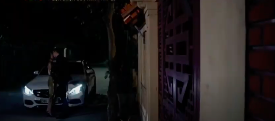 "Lựa chọn số phận": Phương Oanh được bạn trai so&aacute;i ca h&ocirc;n m&ocirc;i ngay trước cửa nh&agrave; - Ảnh 4.