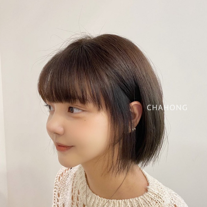 Để sắc bén và quyến rũ, Seo Ye Ji đã lựa chọn kiểu tóc ngắn hoàn hảo cho mình. Cùng ngắm nhìn các kiểu tóc của cô nàng trong các phim truyền hình và nhận nguồn cảm hứng mới để nâng tầm phong cách của bạn.