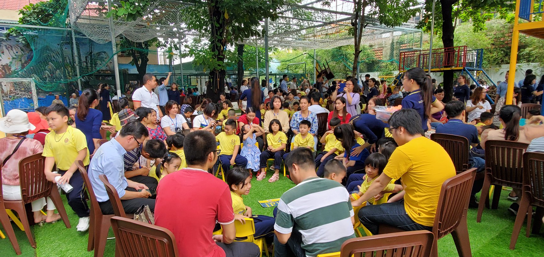 Nghẹn ngào lời ước &quot;Trường giảm học phí để bố mẹ không phải cày tiền, có thêm 15 phút với con&quot; trong buổi tổng kết năm học &quot;lạ&quot; - Ảnh 2.