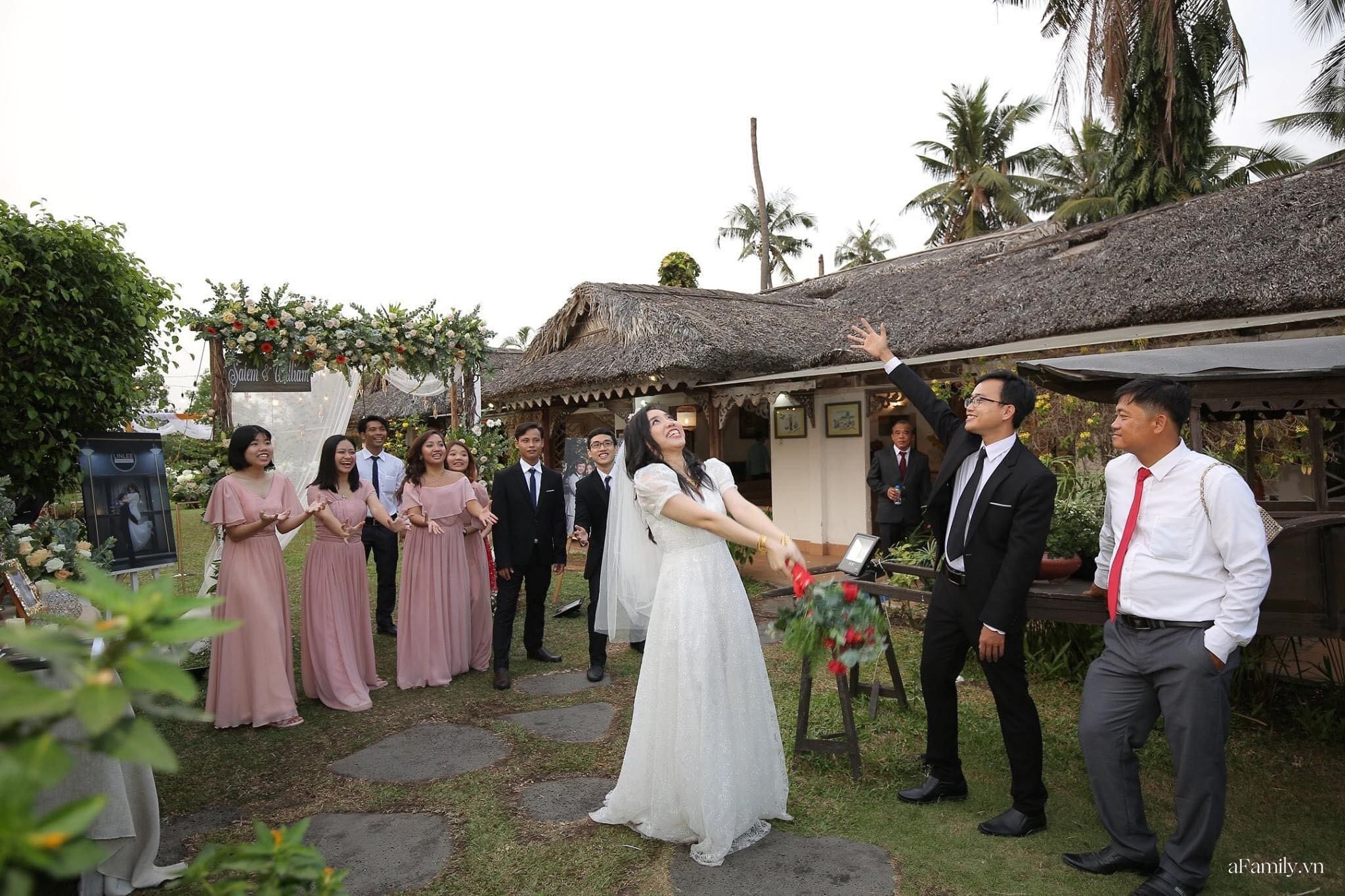 Cô dâu Sài Gòn chia sẻ kinh nghiệm tự lên ý tưởng tổ đám cưới theo phong cách phương Tây, hoàn thành các khâu từ A đến Z dù chịu lỗ 40 triệu - Ảnh 6.