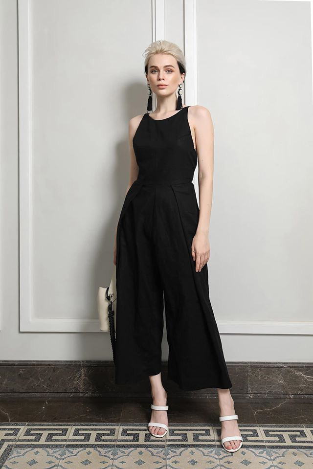 Mỹ nhân Hàn cùng diện jumpsuit 2 dây: Jennie gợi cảm, Lisa cá tính, riêng Irene rón rén nhất hội vì sợ lộ hàng - Ảnh 14.