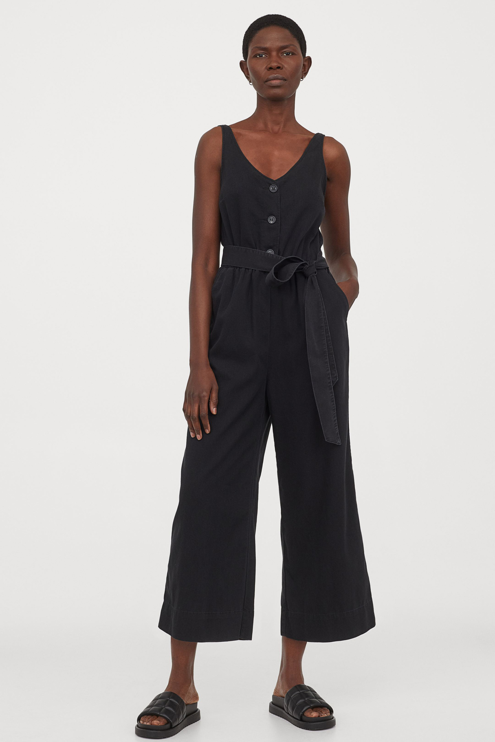 Mỹ nhân Hàn cùng diện jumpsuit 2 dây: Jennie gợi cảm, Lisa cá tính, riêng Irene rón rén nhất hội vì sợ lộ hàng - Ảnh 16.