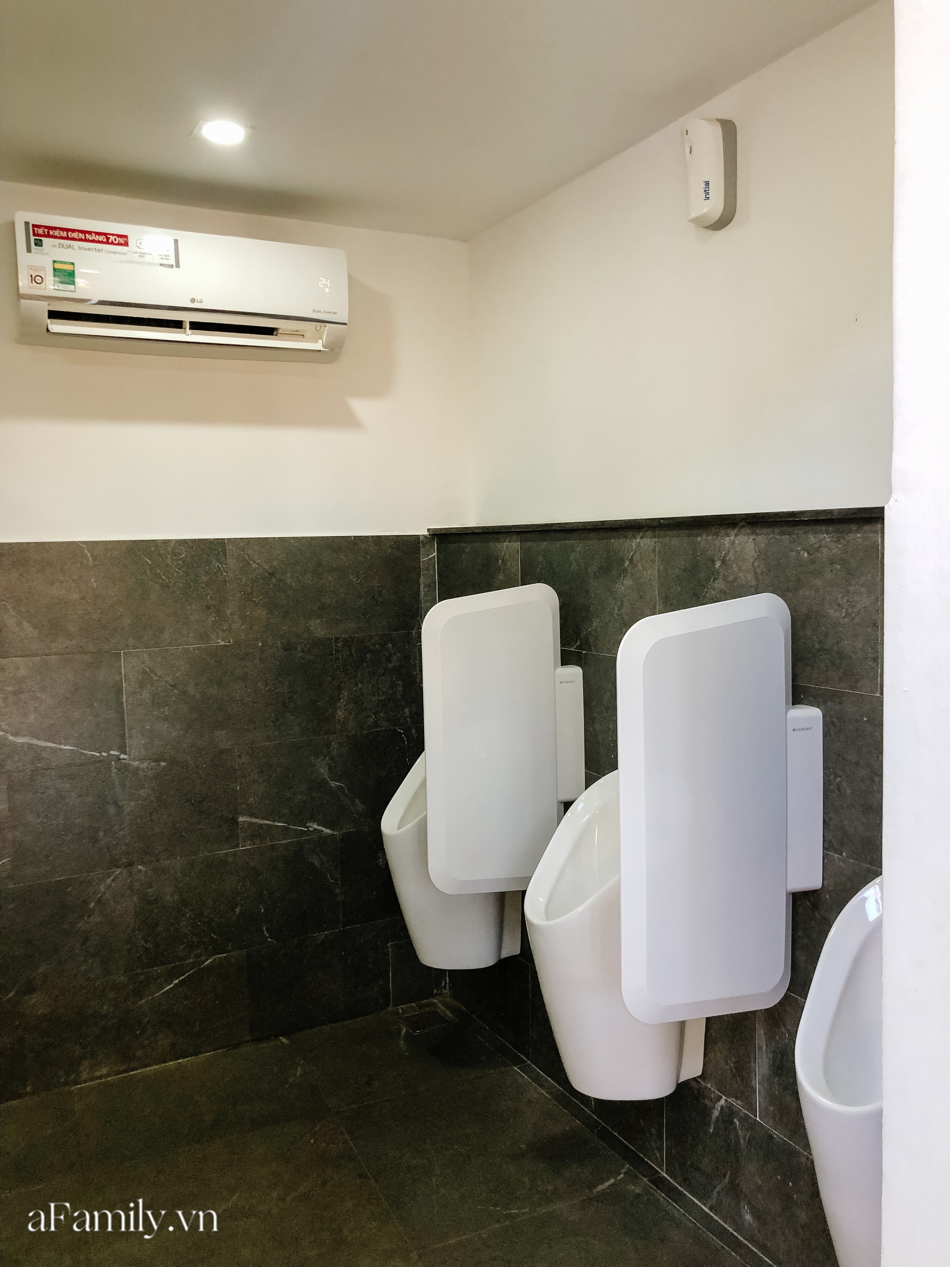 Tận mắt chứng kiến nhà vệ sinh 5 sao ở Hội An - Ảnh 6. Tận mắt chứng kiến nhà vệ sinh 5 sao ở Hội An - Ảnh 6.