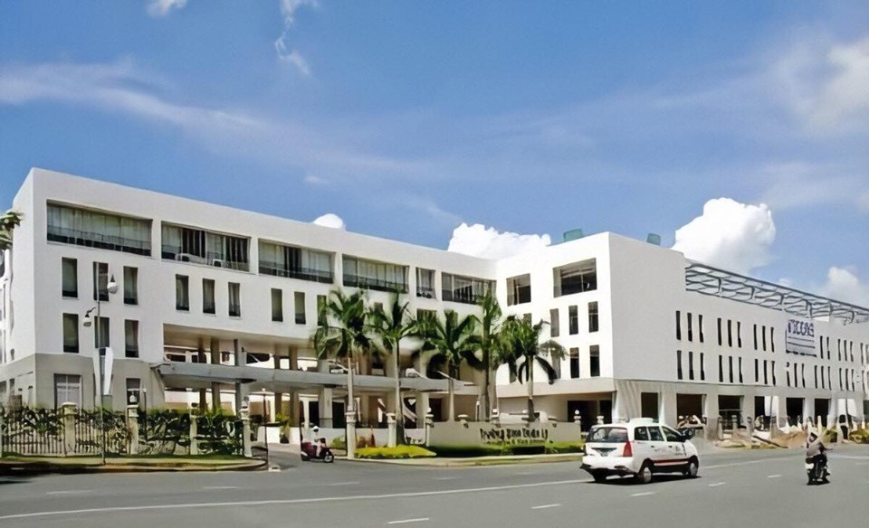 Ngôi trường hot girl Mắt Biếc theo học có gì mà khiến cộng đồng mạng tranh cãi dữ dội, phán đoán cô nàng 100% là rich kid? - Ảnh 2.