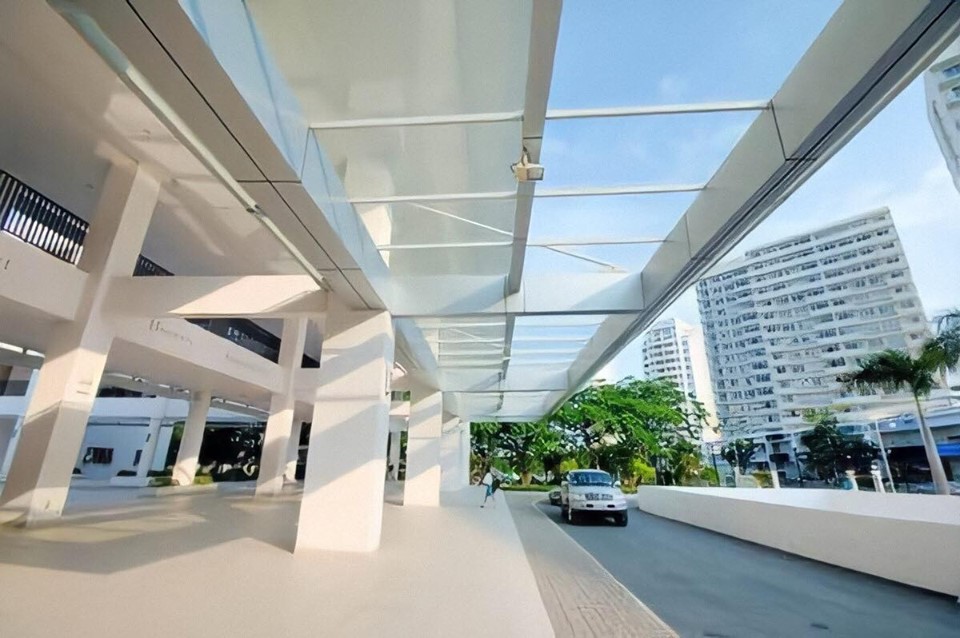 Ngôi trường hot girl Mắt Biếc theo học có gì mà khiến cộng đồng mạng tranh cãi dữ dội, phán đoán cô nàng 100% là rich kid? - Ảnh 4.