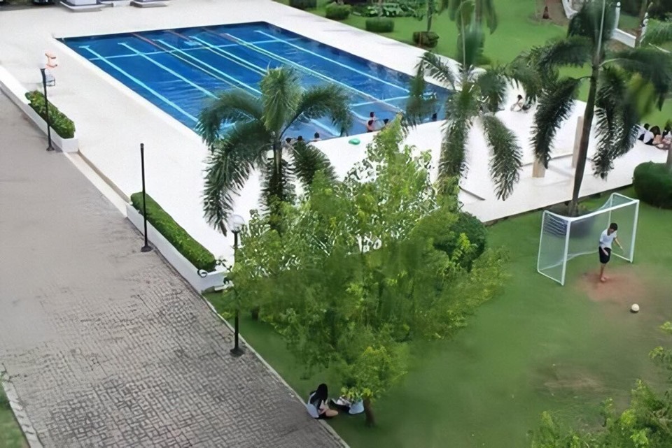 Ngôi trường hot girl Mắt Biếc theo học có gì mà khiến cộng đồng mạng tranh cãi dữ dội, phán đoán cô nàng 100% là rich kid? - Ảnh 5.