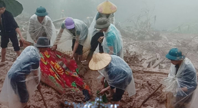 Bốn người bị chết do mưa lũ ở Hà Giang - Ảnh 6.